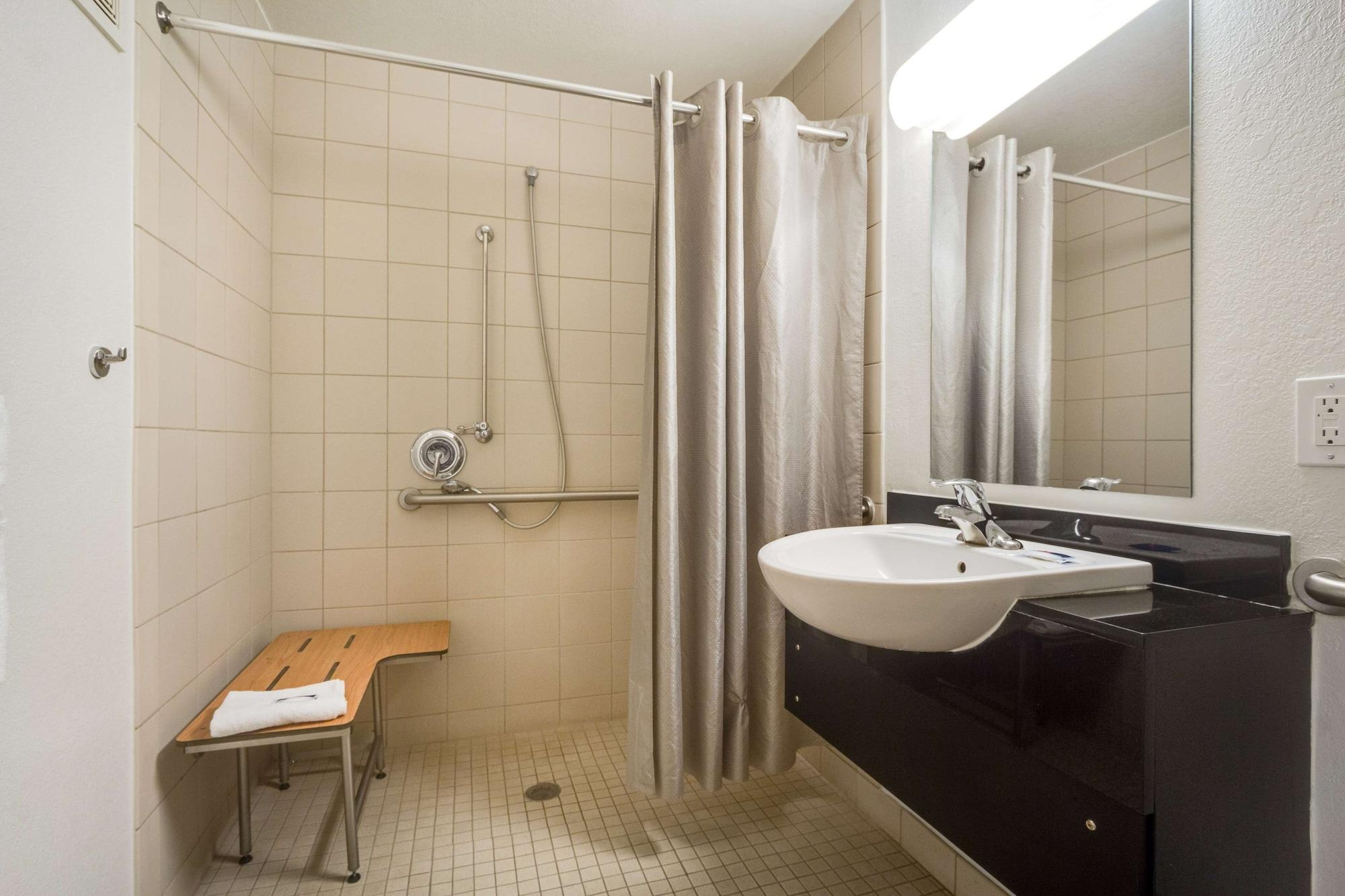 Park Inn By Radisson, Lakewood Zewnętrze zdjęcie