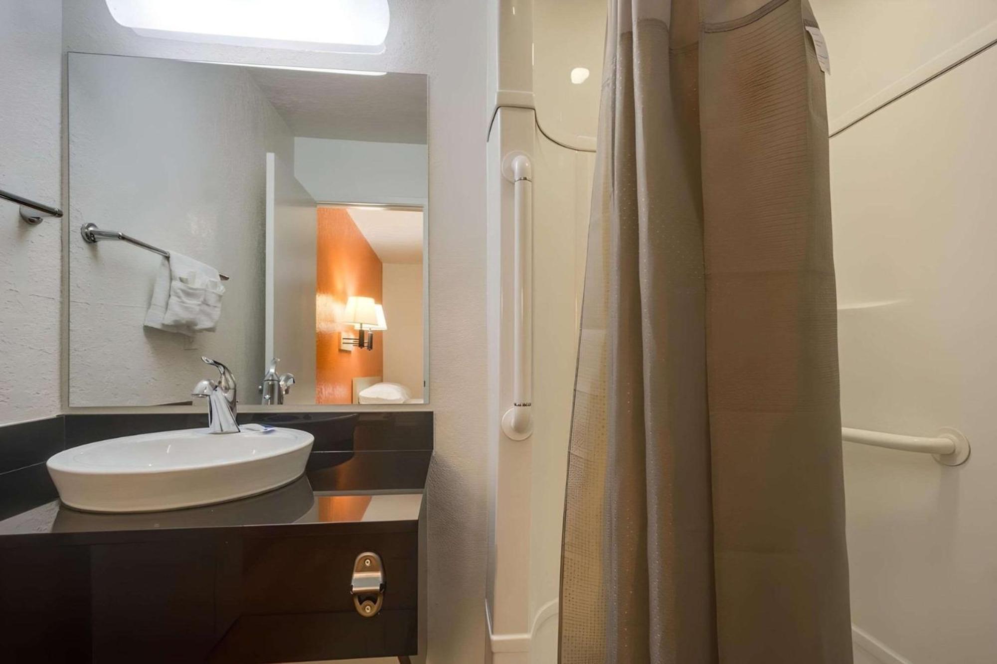 Park Inn By Radisson, Lakewood Zewnętrze zdjęcie